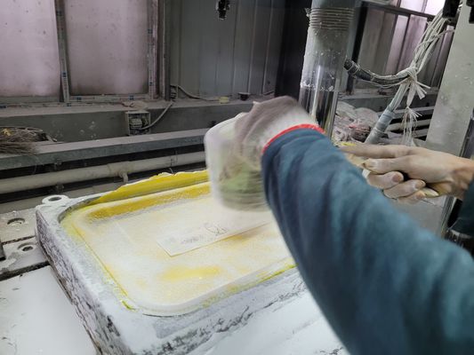 Hoge zuiverheid vochtbestendige ureumvormverbinding voor tafelgerei in de vorm van wit poeder